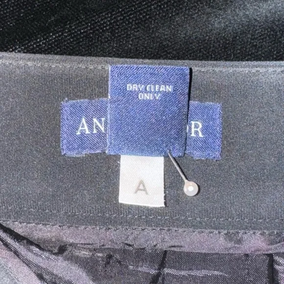 Ann Taylor -Women’s Black Business Skirt -Knee-Length/Double Pleats -Tag Size 4 - Picture 12 of 16